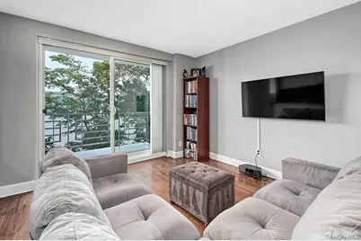 709 Warburton Avenue #2F, Yonkers, NY 10701 - Photo 10