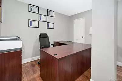 709 Warburton Avenue #2F, Yonkers, NY 10701 - Photo 6