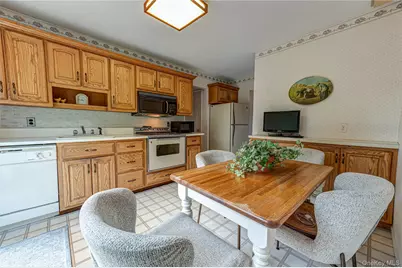 607 7th Avenue, East Northport, NY 11731 - Photo 10