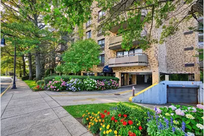 141 Great Neck Road #2H, Great Neck, NY 11021 - Photo 2