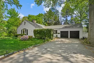 194 W Neck Rd, Huntington, NY 11743 - Photo 2
