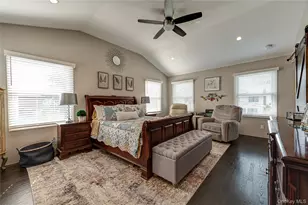 165 Pepperidge Rd, Oakdale, NY 11769 - Photo 22