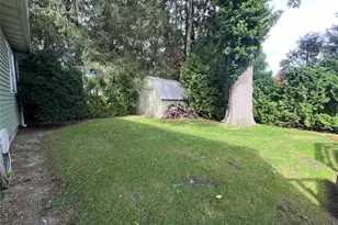 8 Daly Dr, Riverhead, NY 11901 - Photo 30