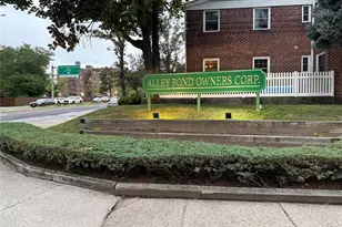 226-09 Union Tpke, Oakland Gardens, NY 11364 - Photo 18
