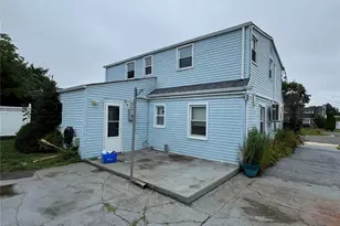 10 Park Ct, Farmingdale, NY 11735 - Photo 2