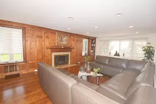 25 A Old Mill Rd, Great Neck, NY 11023 - Photo 24
