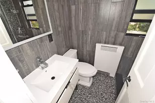 25 A Old Mill Rd, Great Neck, NY 11023 - Photo 22