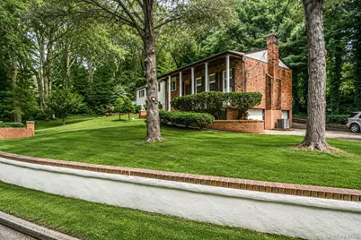 23 Colonial Drive, Smithtown, NY 11787 - Photo 4