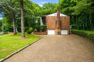 23 Colonial Dr, Smithtown, NY 11787 - Photo 40