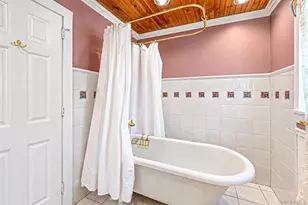 23 Colonial Dr, Smithtown, NY 11787 - Photo 28