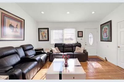 76 Suffolk Road, Island Park, NY 11558 - Photo 14