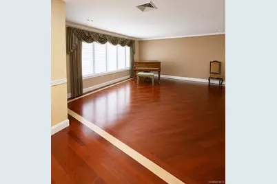 543 Fairway Drive, Woodmere, NY 11598 - Photo 6