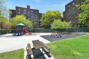 139-15 83rd Ave, Briarwood, NY 11435 - Photo 14