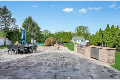 150 Hayrick Lane, Commack, NY 11725 - Photo 38