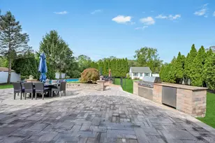 150 Hayrick Ln, Commack, NY 11725 - Photo 38