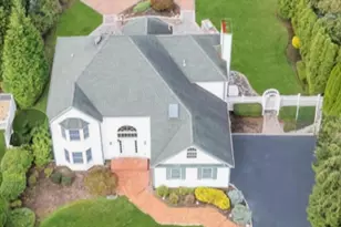 150 Hayrick Ln, Commack, NY 11725 - Photo 2