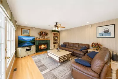 150 Hayrick Lane, Commack, NY 11725 - Photo 6