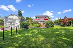 70 Fanning Ave, Hampton Bays, NY 11946 - Photo 30