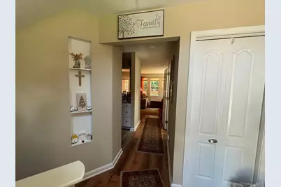 207 Crestwood Court, Fishkill, NY 12524 - Photo 6