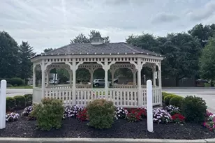 207 Crestwood Ct, Fishkill, NY 12524 - Photo 2