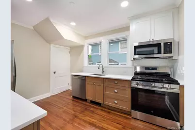 121 Clinton Avenue, Nyack, NY 10960 - Photo 8