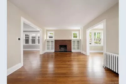 121 Clinton Avenue, Nyack, NY 10960 - Photo 4