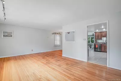 8 Hampton Road, Poughkeepsie, NY 12603 - Photo 4