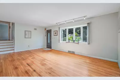 8 Hampton Road, Poughkeepsie, NY 12603 - Photo 6