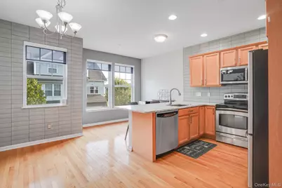 303 Bridgeview Drive, Poughkeepsie, NY 12601 - Photo 8