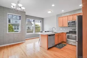 303 Bridgeview Dr, Poughkeepsie, NY 12601 - Photo 8