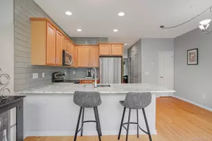 303 Bridgeview Dr, Poughkeepsie, NY 12601 - Photo 10