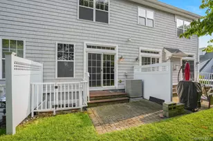303 Bridgeview Dr, Poughkeepsie, NY 12601 - Photo 36