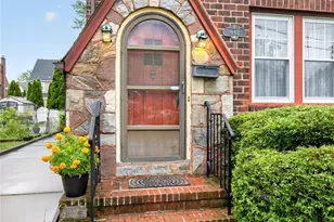 448 Lewis Pl, Mineola, NY 11501 - Photo 4