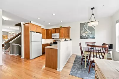 308 Bridgeview Drive, Poughkeepsie, NY 12601 - Photo 16