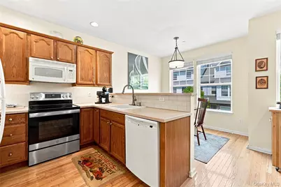308 Bridgeview Drive, Poughkeepsie, NY 12601 - Photo 18