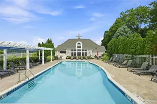 308 Bridgeview Dr, Poughkeepsie, NY 12601 - Photo 10