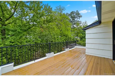 87 Woodlawn Avenue, New Rochelle, NY 10804 - Photo 18