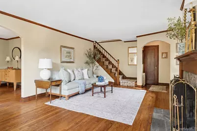 23 Wisteria Avenue, Mineola, NY 11501 - Photo 6