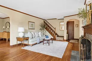 23 Wisteria Ave, Mineola, NY 11501 - Photo 6