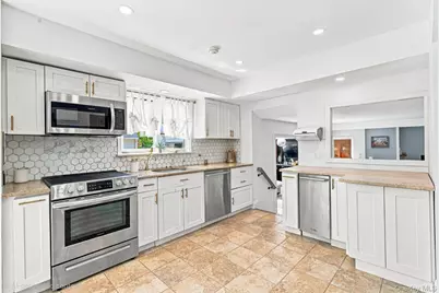 962 Mildred Drive, Baldwin, NY 11510 - Photo 6
