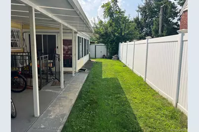 47 Brown Avenue, Hempstead, NY 11550 - Photo 24