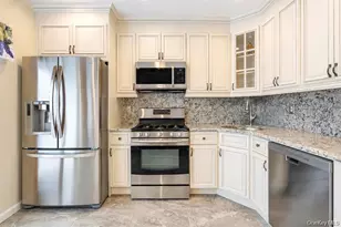 1 Jennifer Ln, Middle Island, NY 11953 - Photo 16
