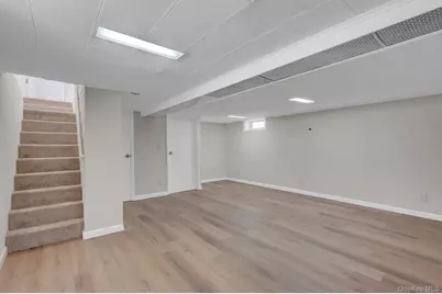 15 Stratford Avenue, Williston Park, NY 11596 - Photo 22