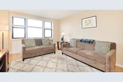 2 Birchwood Court #5H, Mineola, NY 11501 - Photo 4
