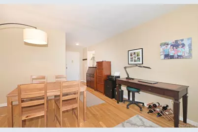 2 Birchwood Court #5H, Mineola, NY 11501 - Photo 6