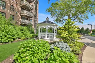 2 Birchwood Ct, Mineola, NY 11501 - Photo 10