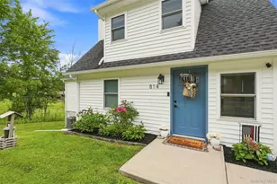 814 County Rte 12, New Hampton, NY 10958 - Photo 2