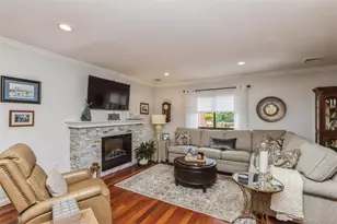 120 Scarlett Dr, Commack, NY 11725 - Photo 12