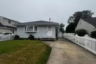 66 E Neptune Ave, Lindenhurst, NY 11757 - Photo 2