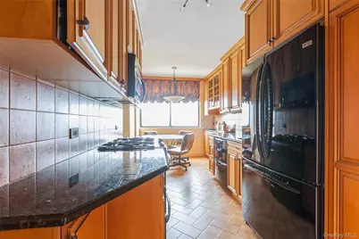 27010 Grand Central Parkway #32E, Floral Park, NY 11005 - Photo 10